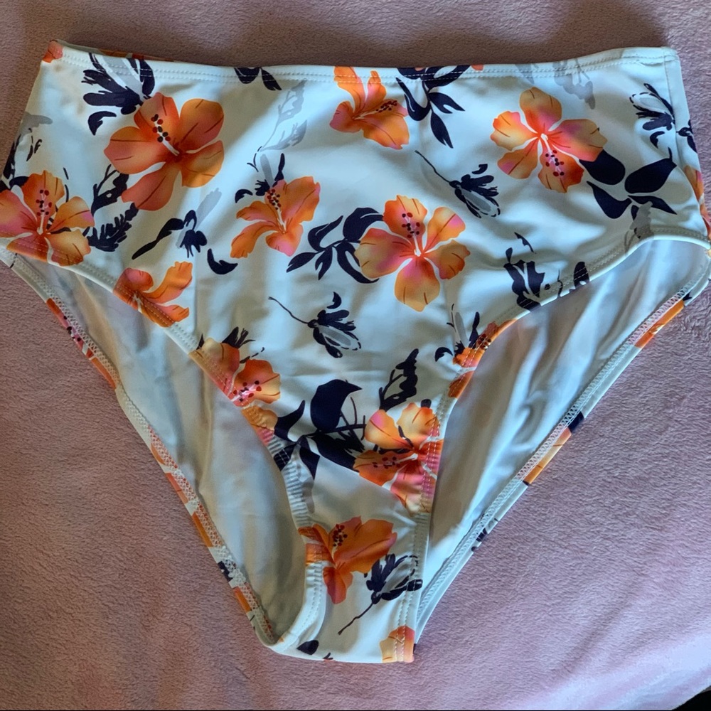 High waisted swim bottoms size L NWOT